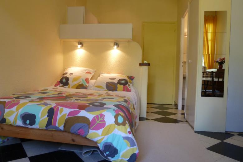 HR Apt7 Bed from balcony2