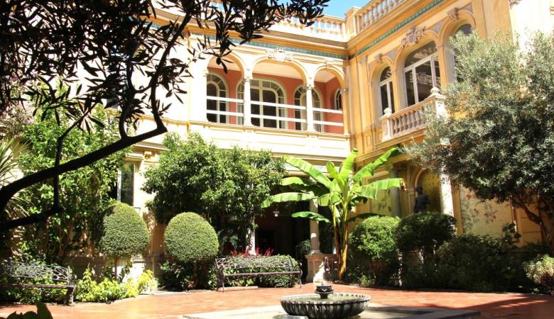 Hôtel PAMS - patio 1