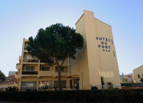 Hotel du Port facade