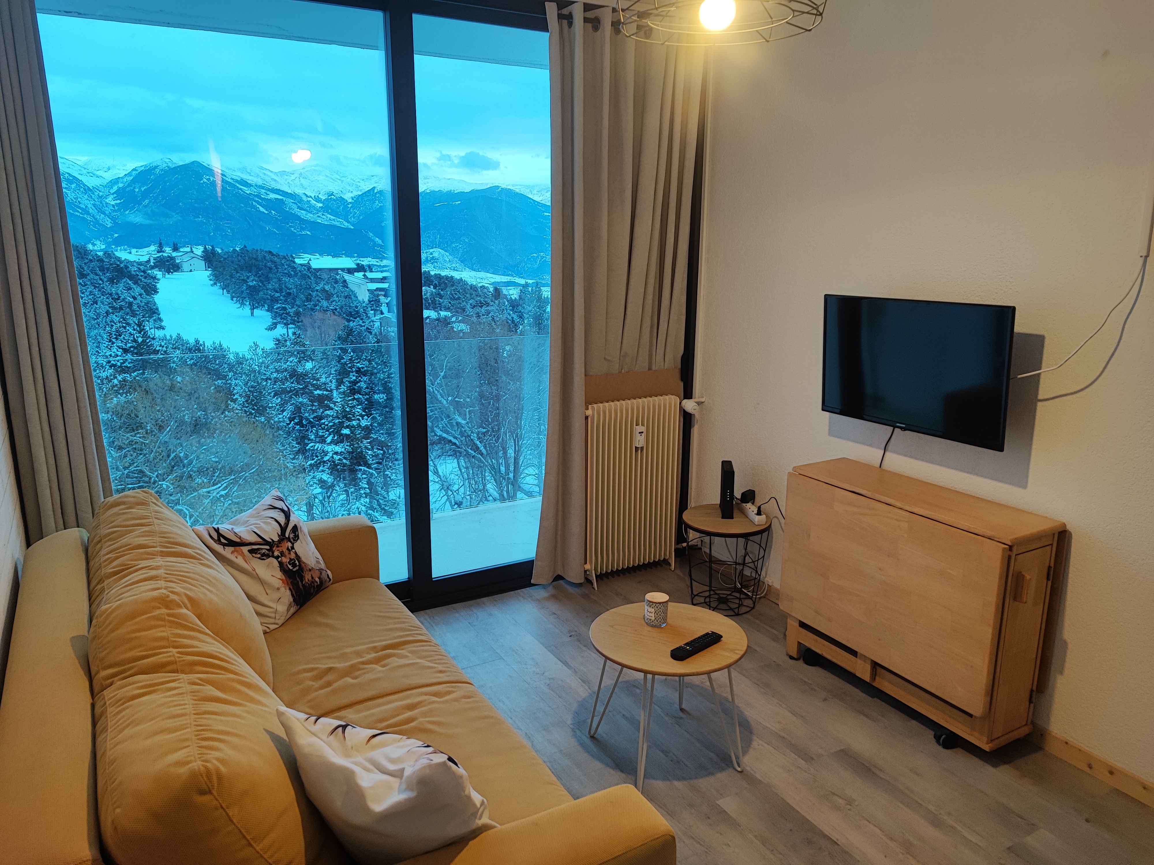 LA VUE SUR MONTAGNE
