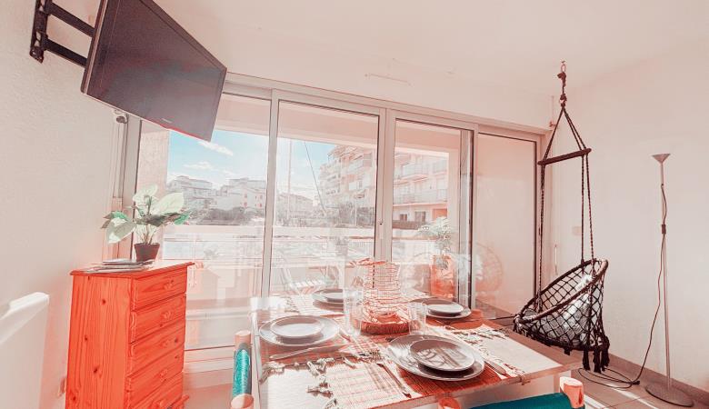 Coin repas et balcon