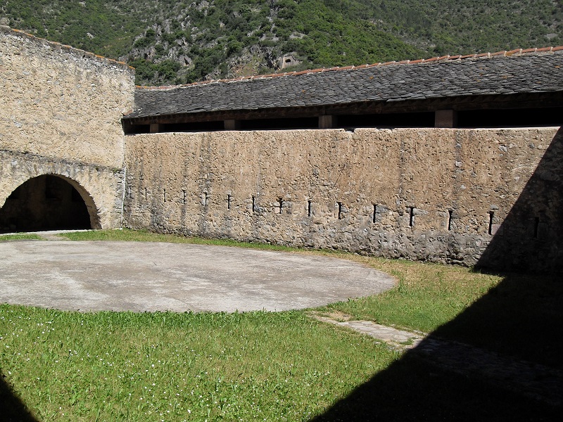 Intérieur Bastion de Corneilla Remparts VdC-Remparts de Villefranche de Conflent 