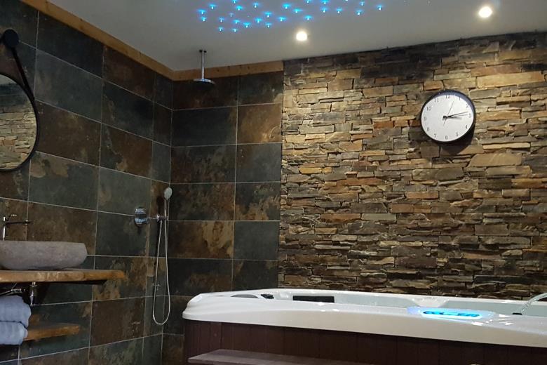 JACUZZI