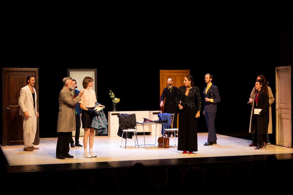 Théâtre primavera - la puce à l’oreille