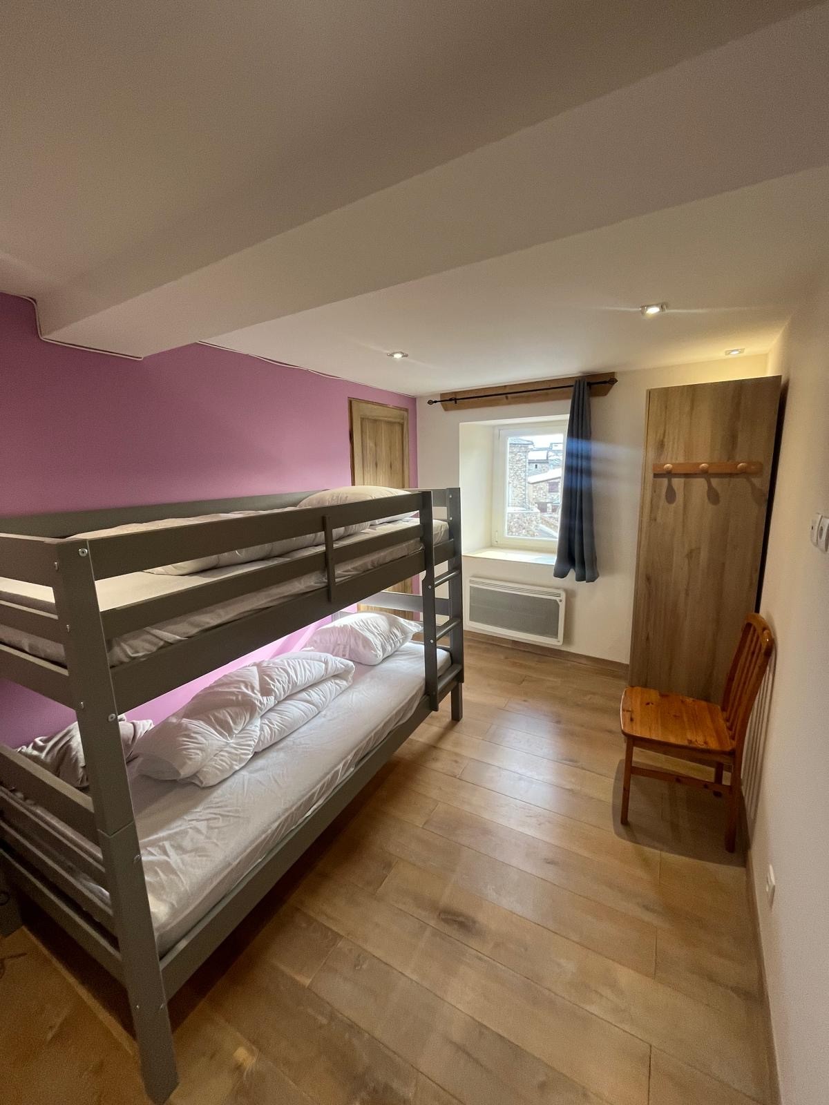 Les Angles - Village station