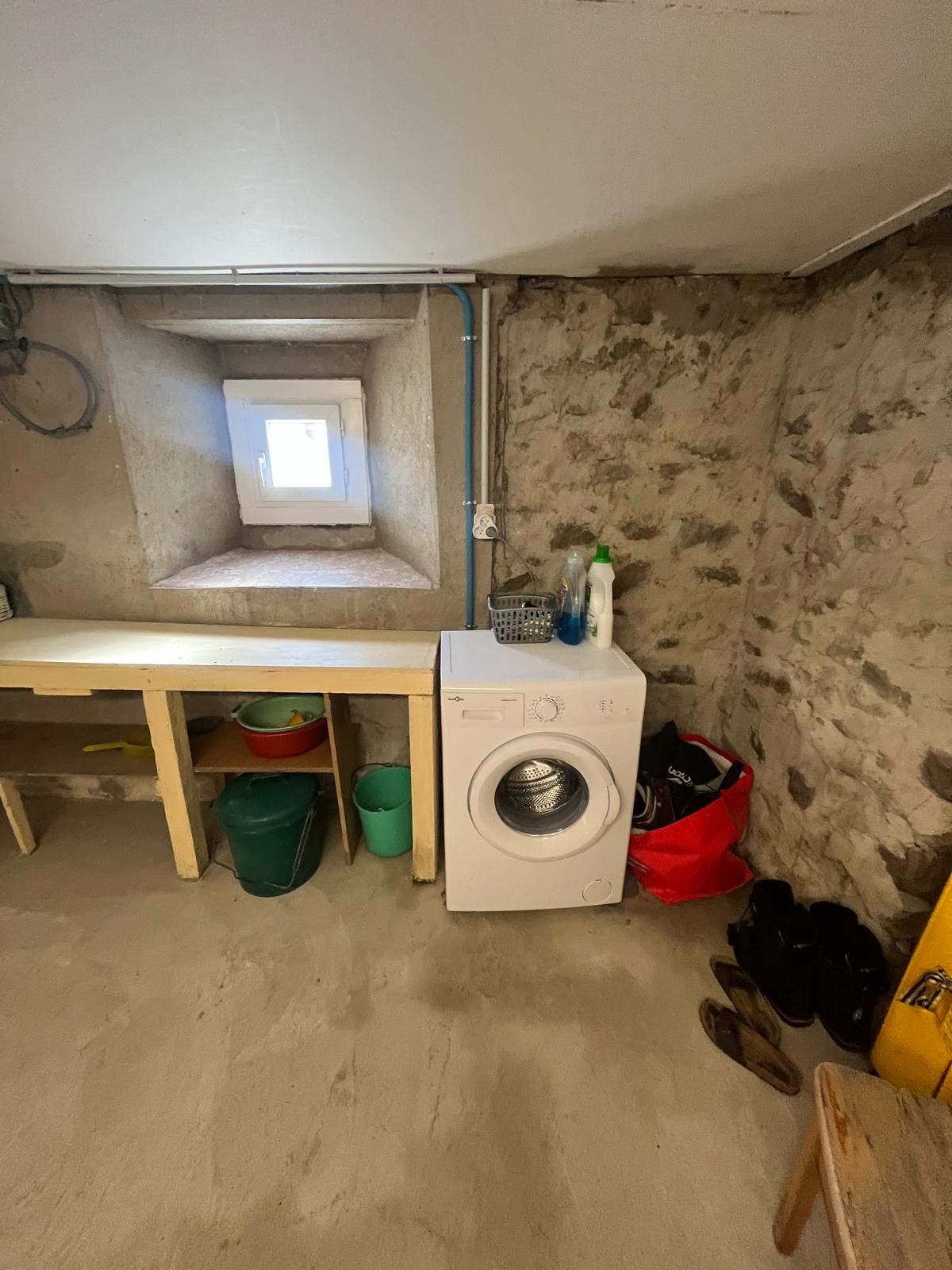 Les Angles - Village station