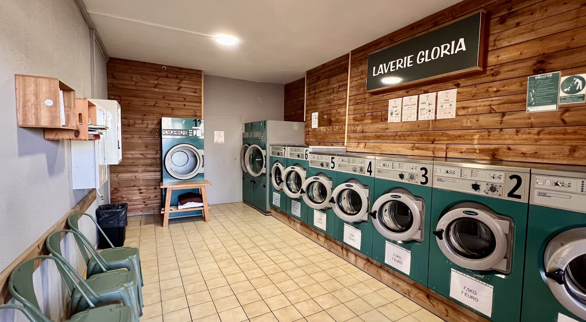 LAVERIE GLORIA
