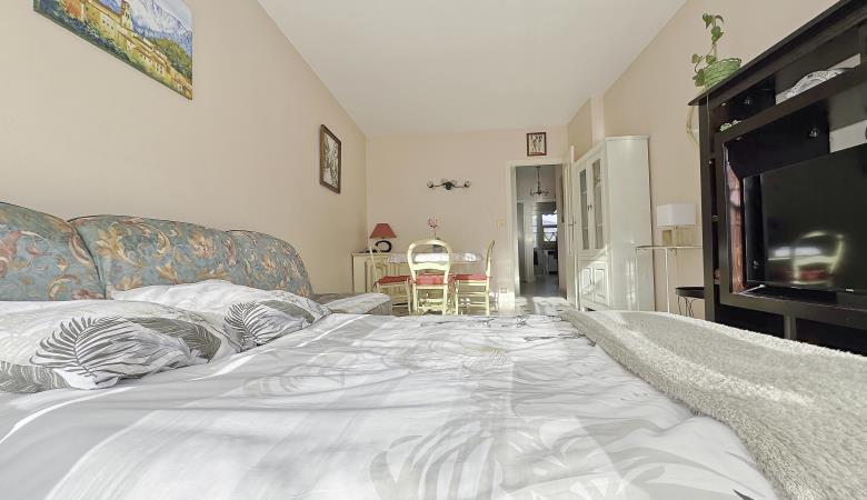 Le Palais_T2_Salon_Lit3