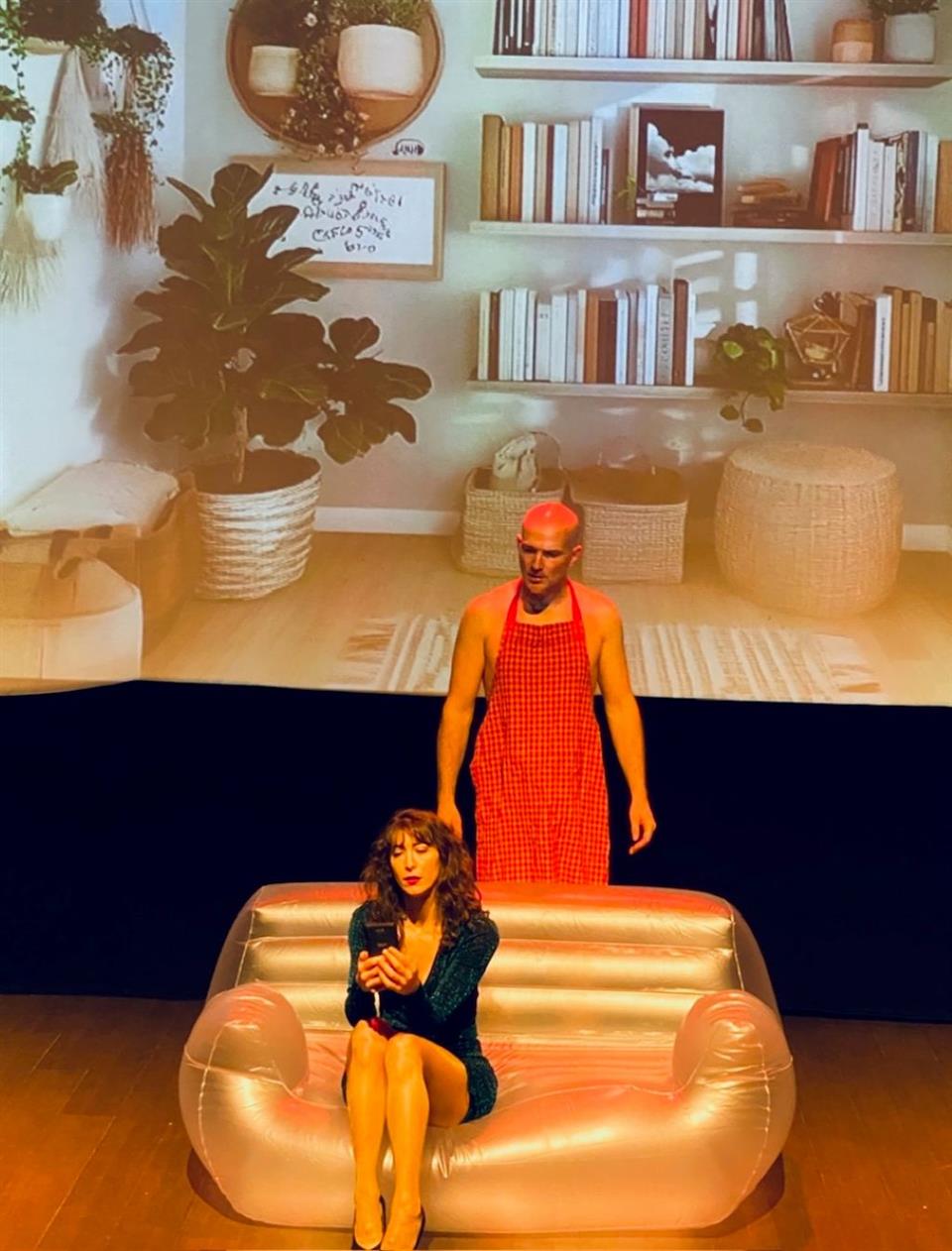 Théâtre primavera - le bonheur c’est tout droit à gauche