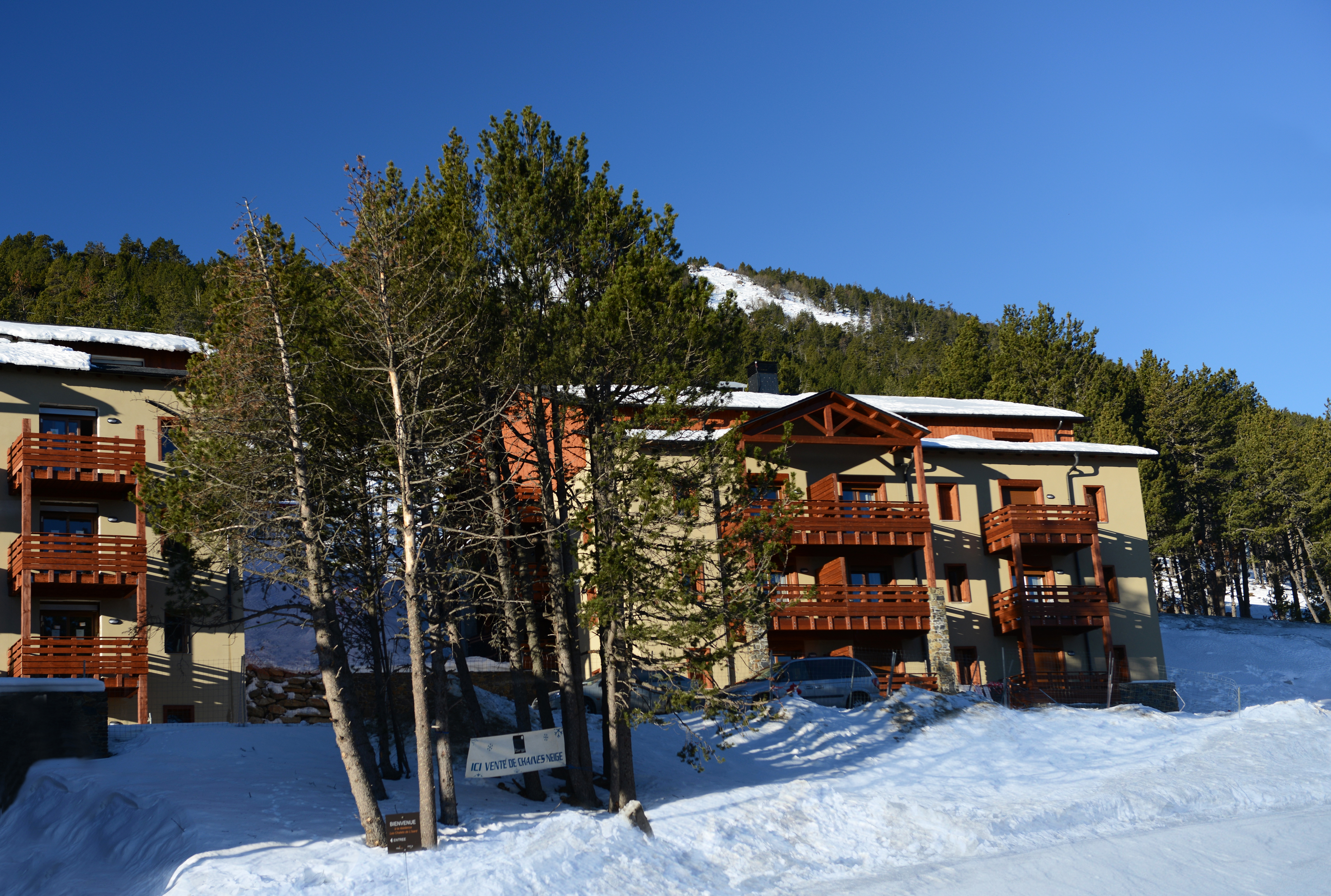 Les Angles   Les Chalets de l Isard   Ext residence84