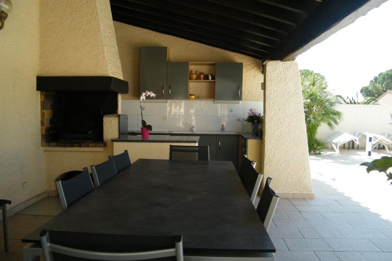 MUR Adèle exterieur barbecue 