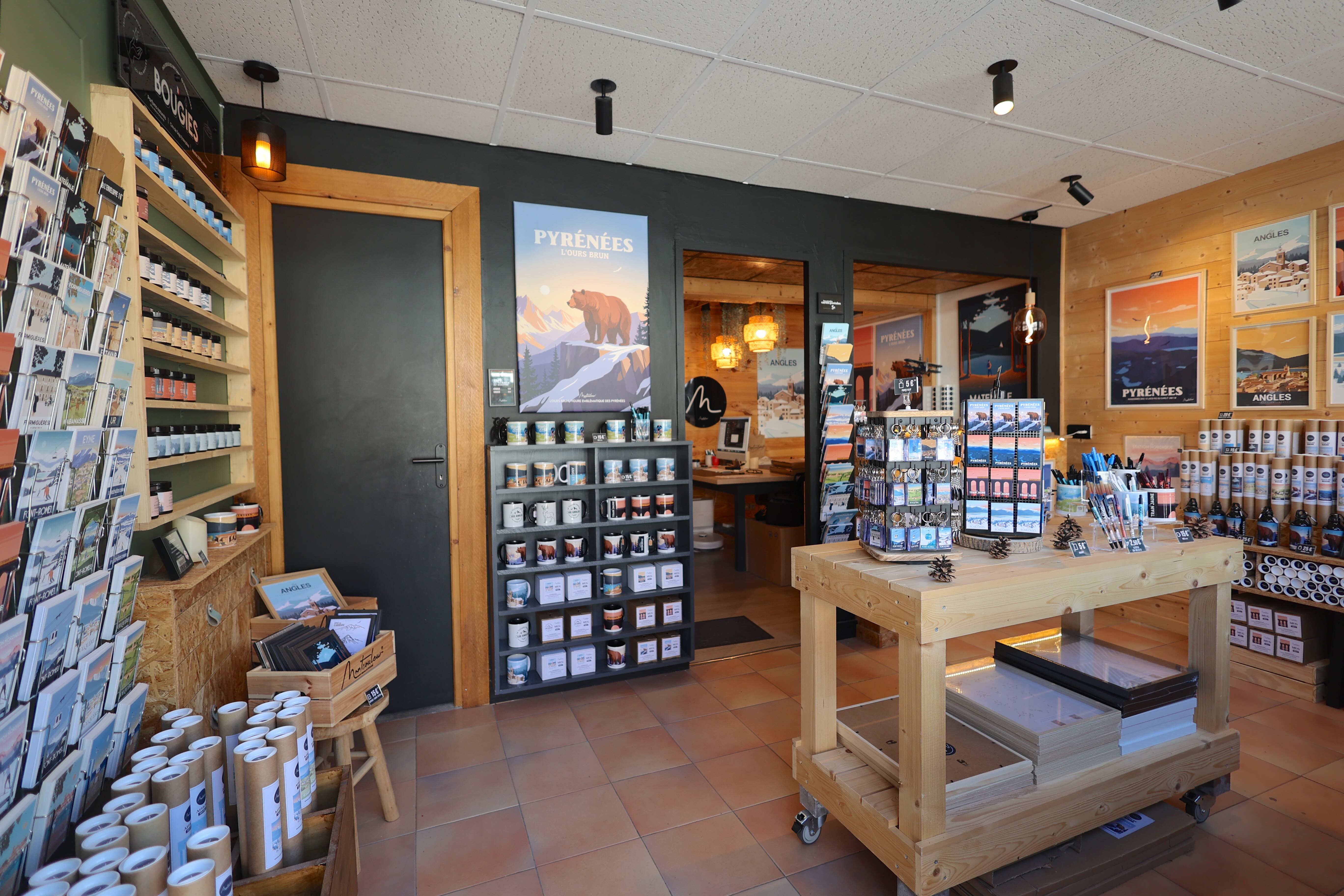 Les Angles - Village station