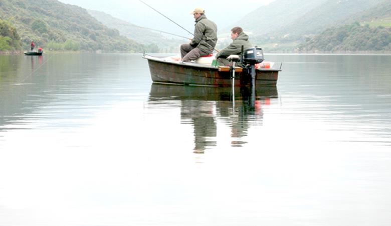 Pêche en barque Lac sur l'Agly 