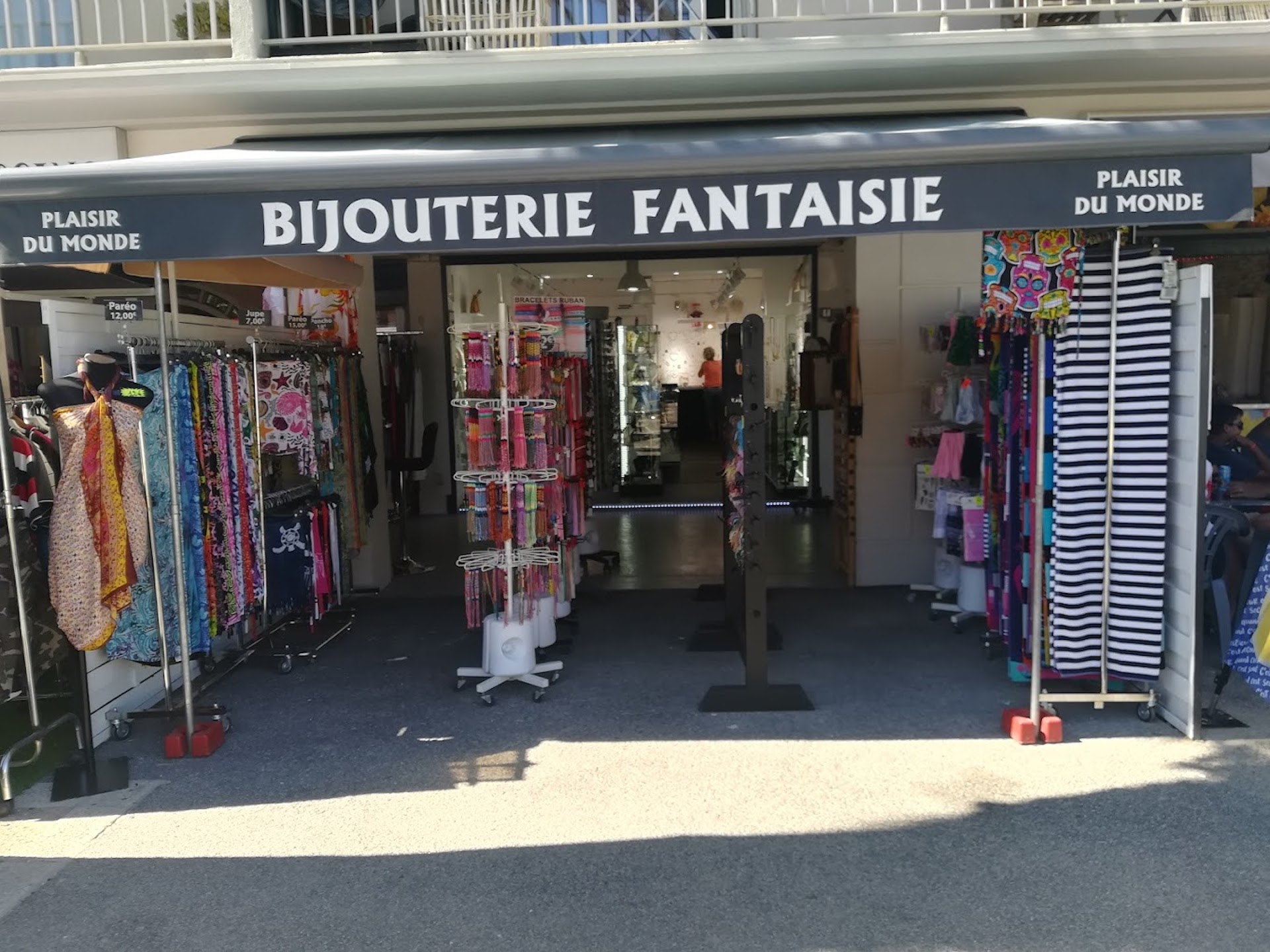 BIJOUTERIE FANTAISIE – PLAISIR DU MONDE