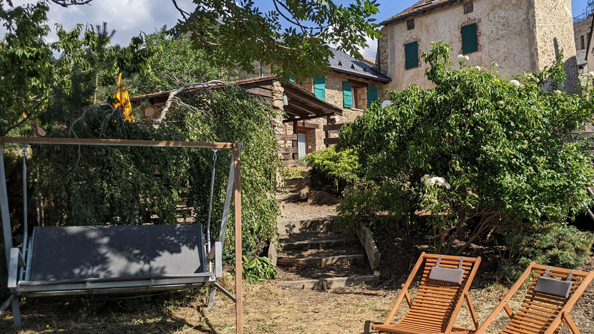 Les Angles - Village station