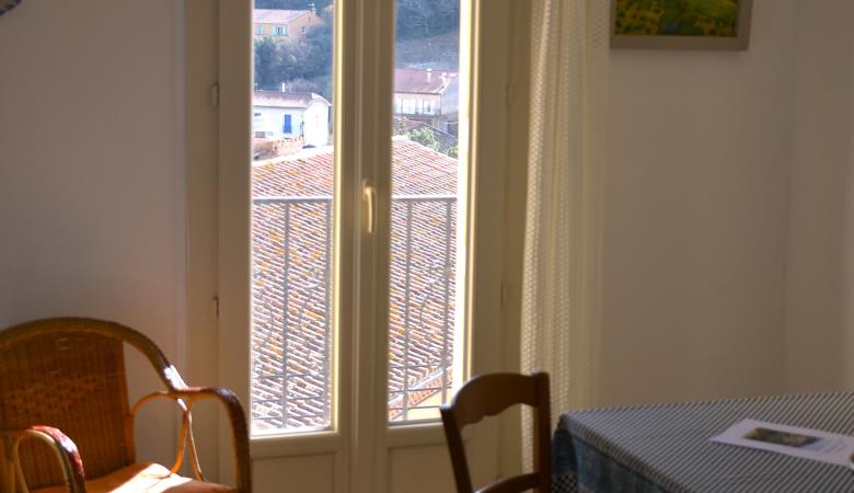 SALLE ET CHAISE MEUBLE KUTENI BELESTA