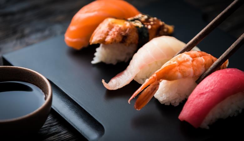 SUSHI BAR