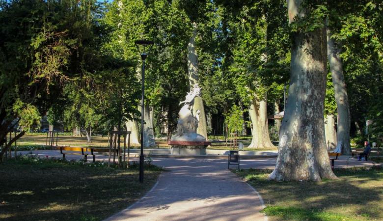 Square Bir Hakeim 4