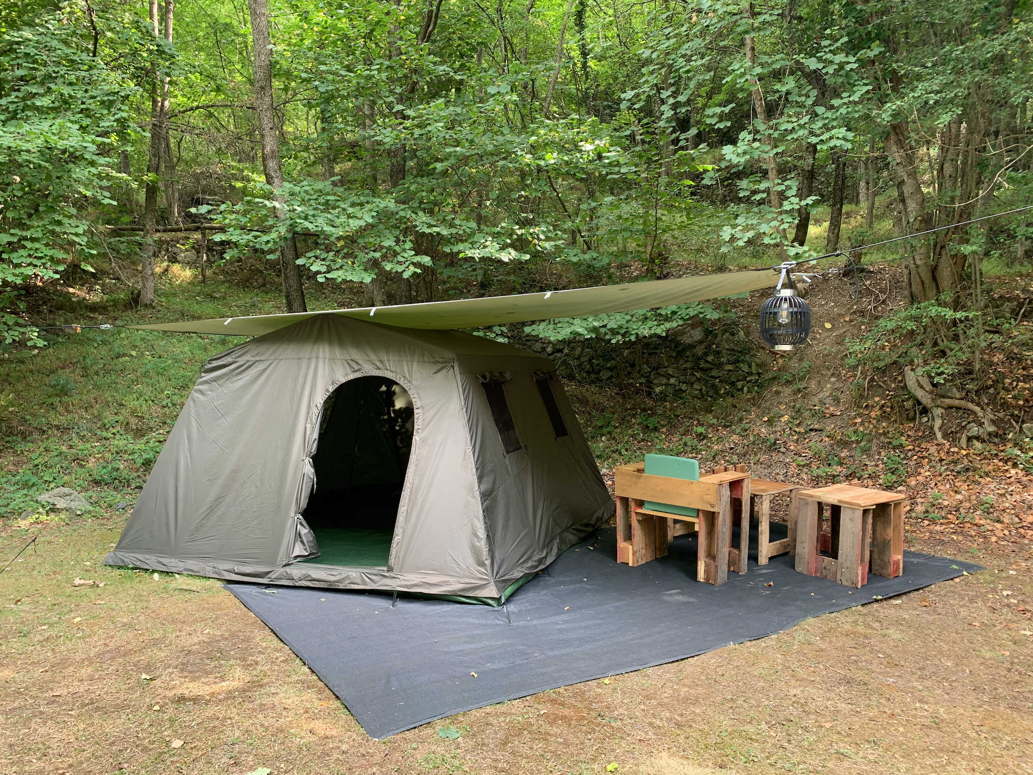 Tente BasiK camping Fontpédrouse-Camping Fontpédrouse