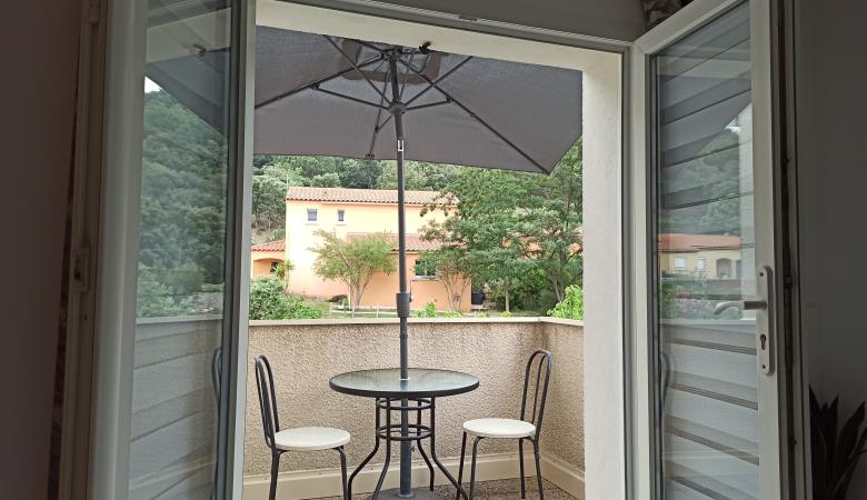 Terrasse avec parasol