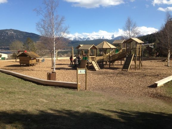 KIDS PLAYING AREA