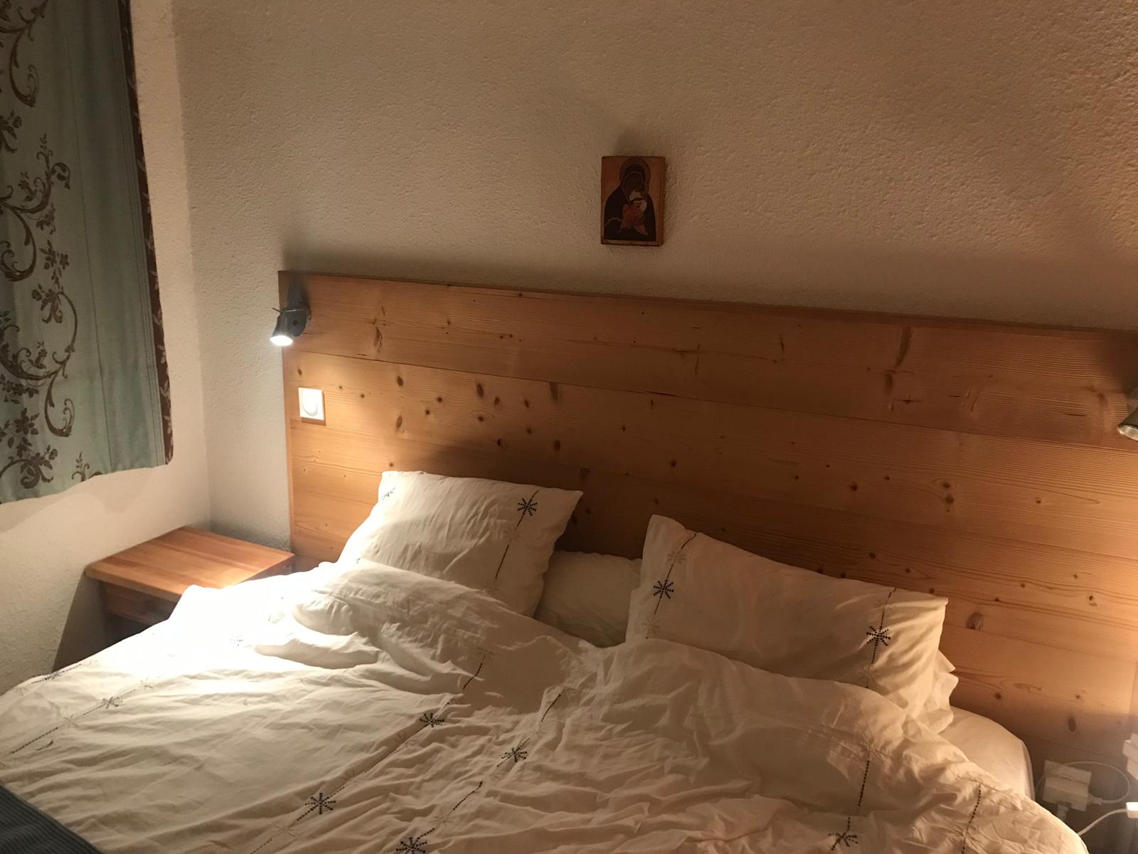 Les Angles - Village station