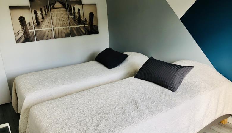 chambre bleue lit separe