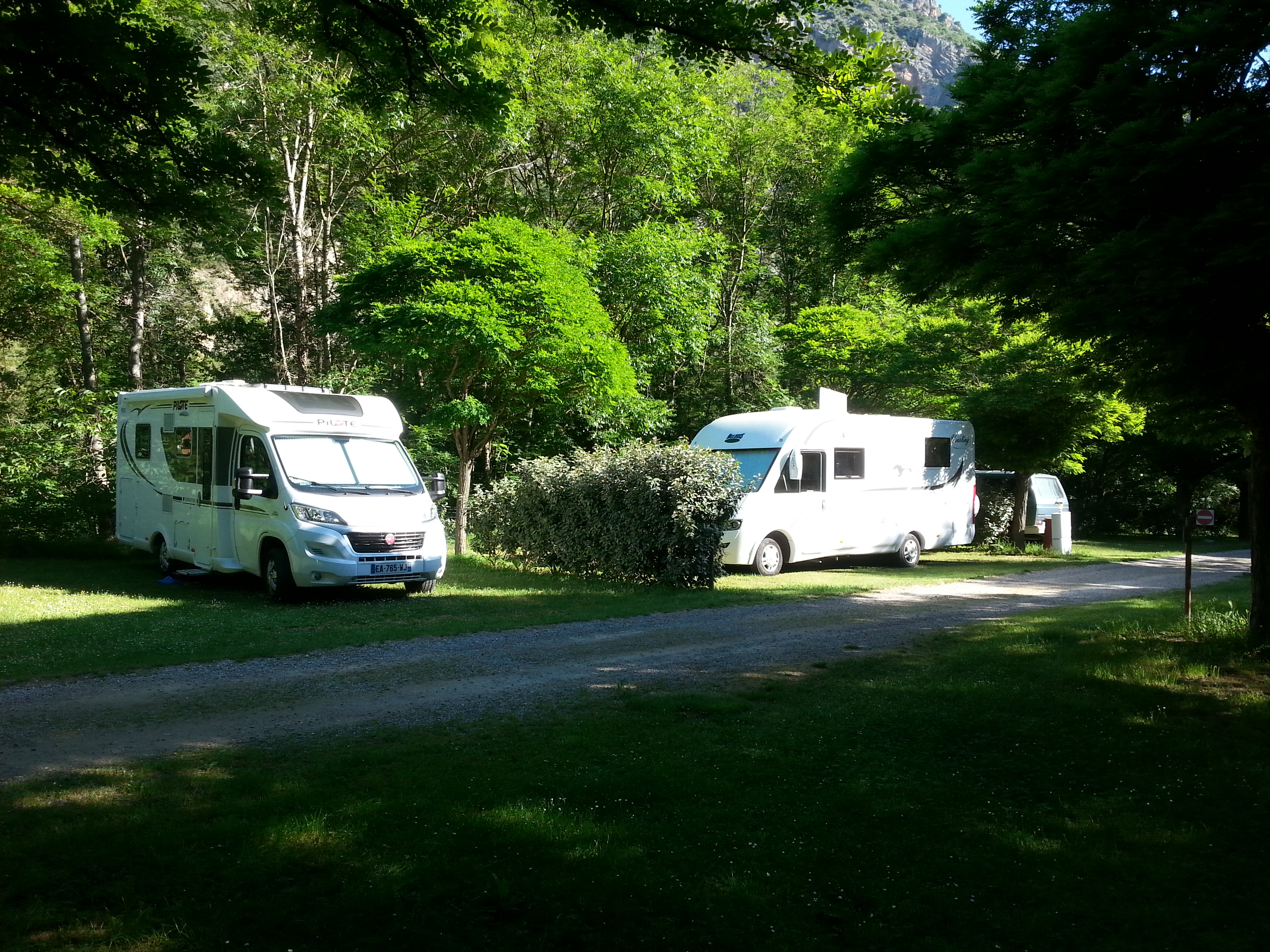 emplacements camping car-Domaine Mas de Lastourg