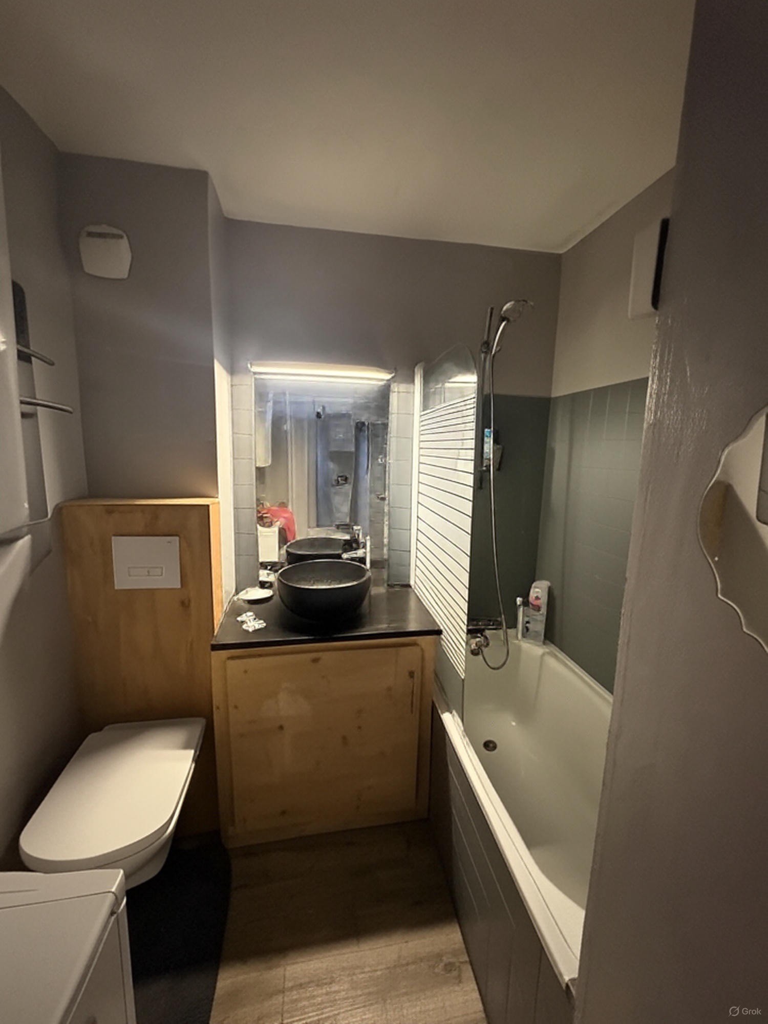 Les Angles - Village station