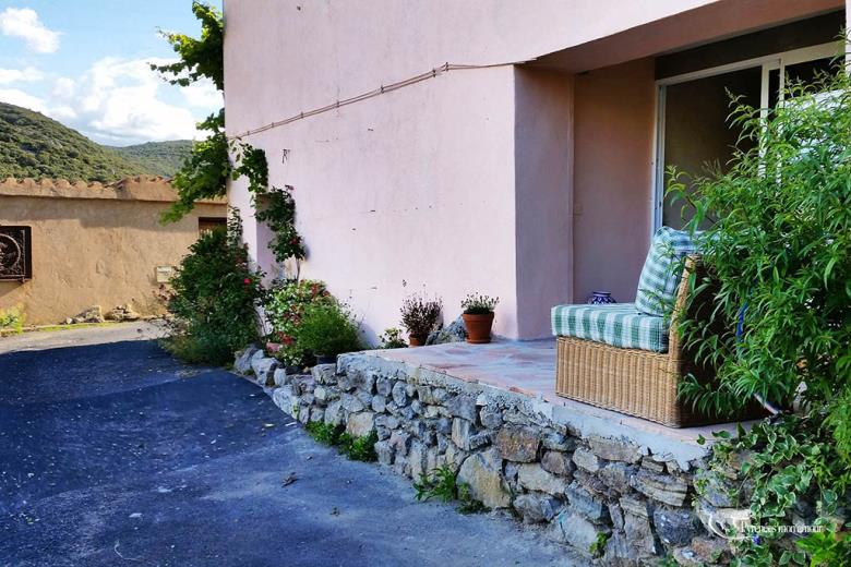 gite-pyrenees-orientales-La-forge-chambre-terrasse-3