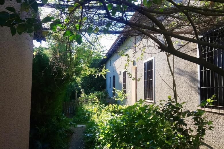 Allée privée d'accès au gîte_12