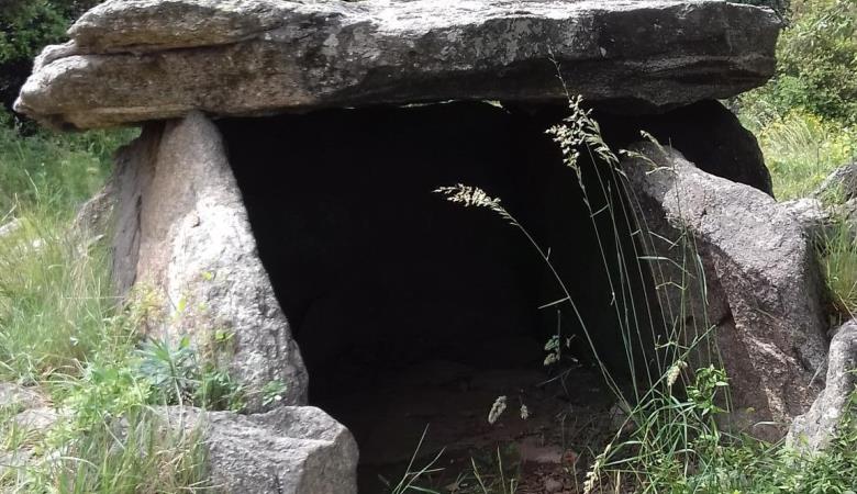 dolmen_néolithique_voisin_du_mas_15