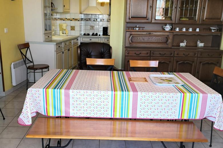 sejour donnant sur cuisine amenagee_34