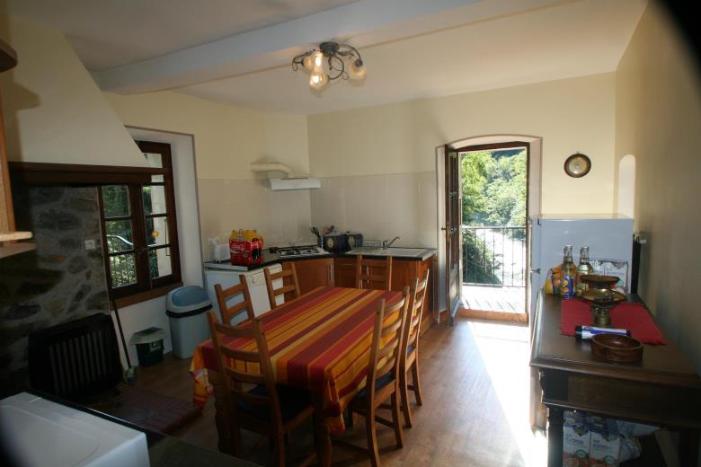 la cuisine avec vue sur la rivière_8