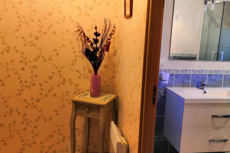 Palier étage vu de la chambre1 voisine salle d'eau_30