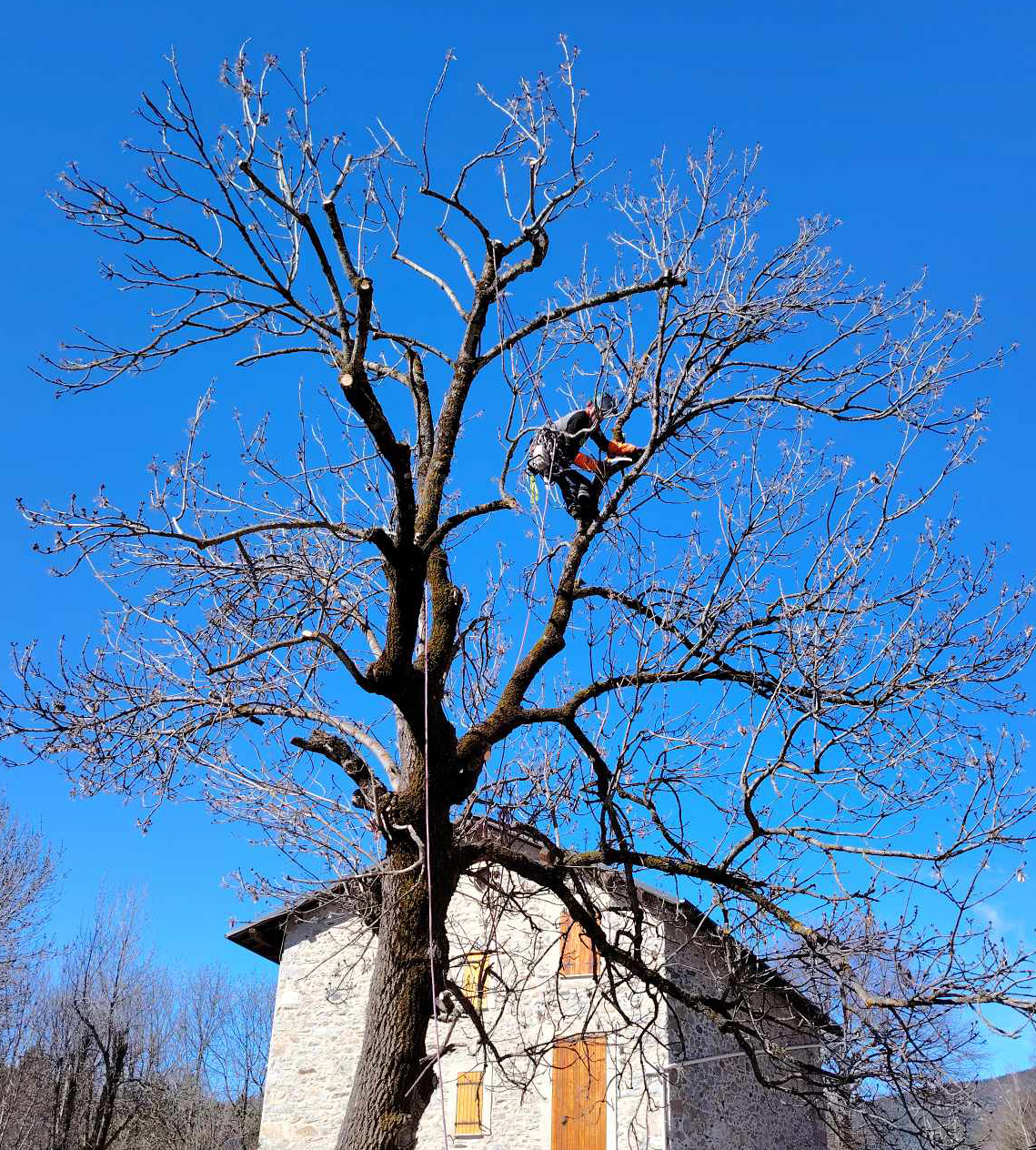 Les Angles - Village station