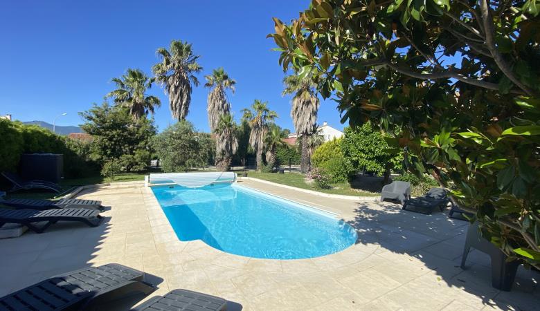 piscine ouverte d'avril à octobre (chauffée)