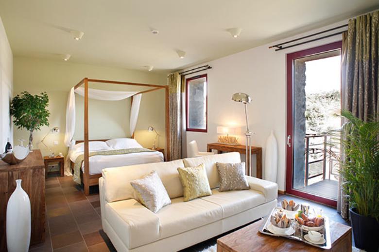 site-chambre-dessus-junior-suite-01