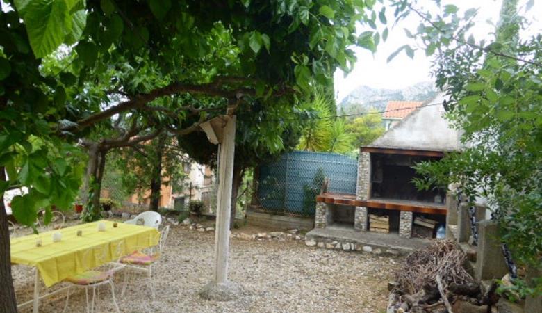 terrasse jardin barbecue