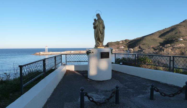 vierge et entree port